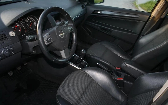 Opel Astra cena 9400 przebieg: 227000, rok produkcji 2005 z Radomsko małe 37